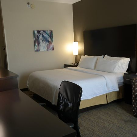 Holiday Inn Express Fredericksburg - Southpoint By Ihg Zewnętrze zdjęcie