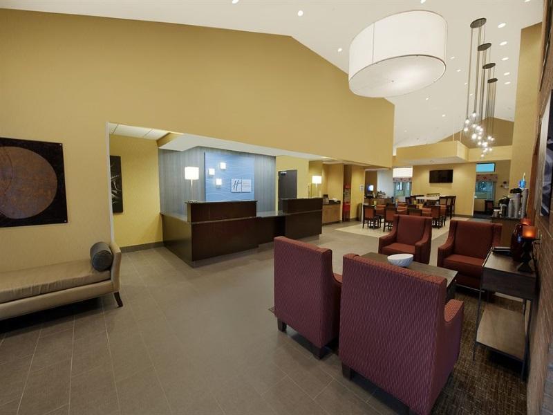 Holiday Inn Express Fredericksburg - Southpoint By Ihg Zewnętrze zdjęcie